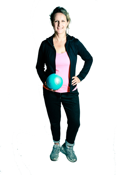 01 StS stehend ganz Ball frei